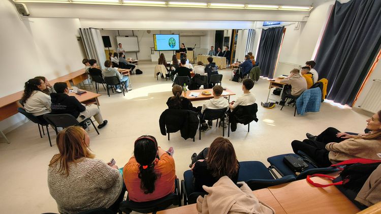 A Nemzetközi KözgazdászPalánta verseny döntője