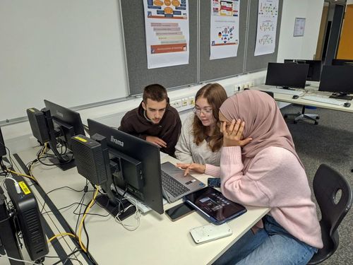 Business game újratöltve - Kőrösysek a gazdasági szimulációs játékban Kielben és Szegeden